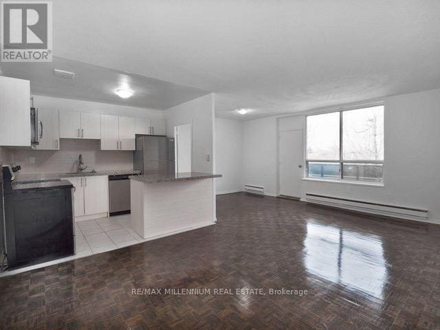 Building Photo - 250 Frederick St