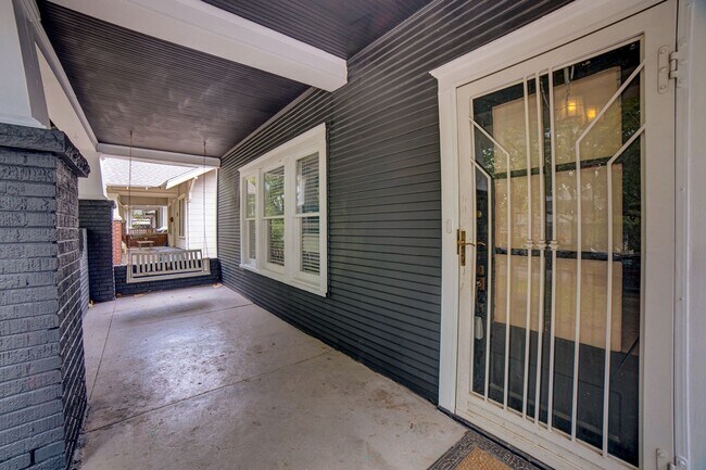 Foto del edificio - 2 Bed / 1.5 Bath in Midtown close to Utica...