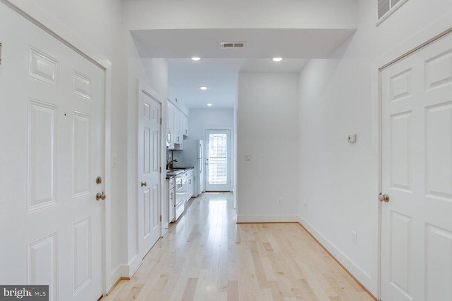 Foto del edificio - 851 19th St NE