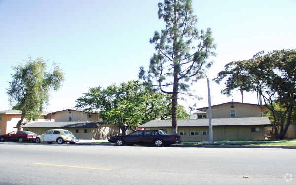Foto del edificio - 893-897 Rimpau Ave