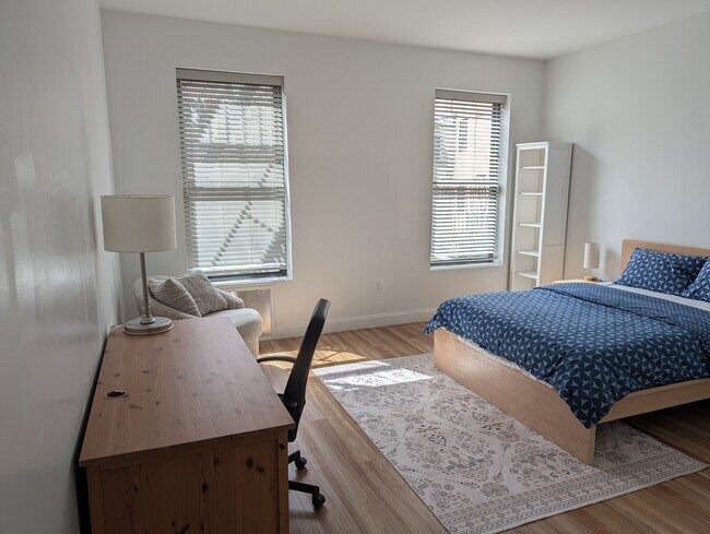 Foto del edificio - 418 W 51st St