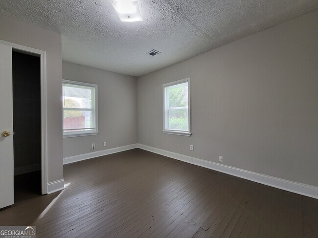 Building Photo - 248 Grove St