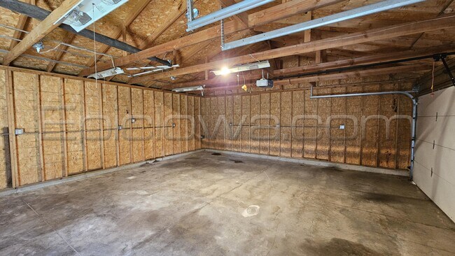 Building Photo - 436 36th St NE