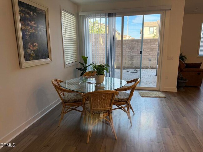 Foto del edificio - 461 Snowdrop Ln