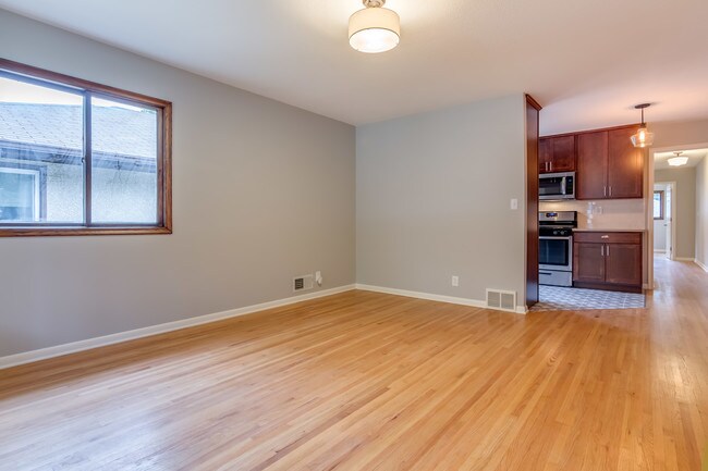 Building Photo - 5725 Xerxes Ave S