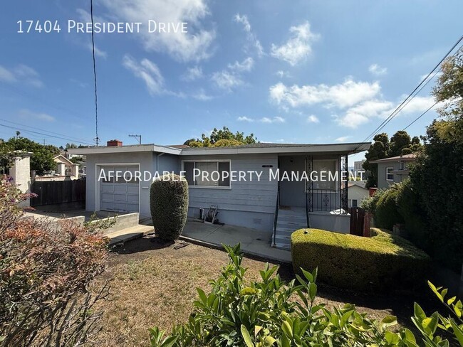 Photo - 17404 President Dr House