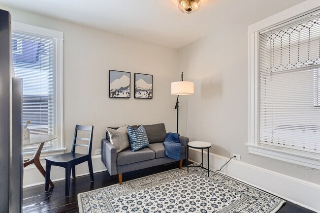 Foto del edificio - 1240 York St