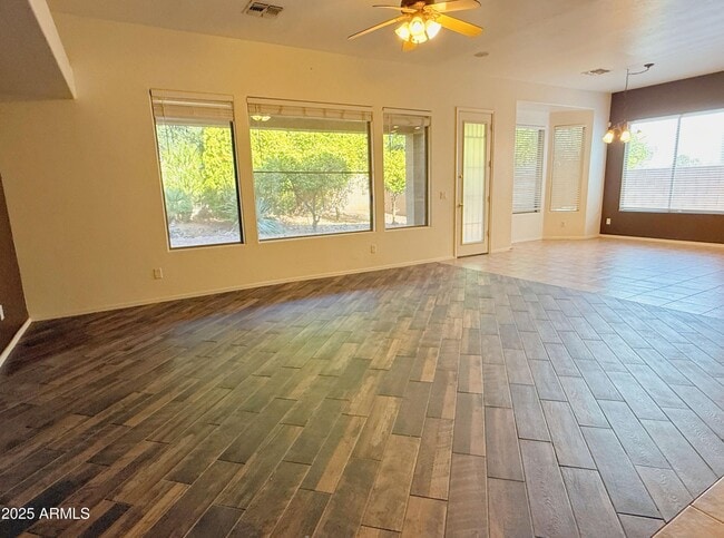 Building Photo - 2729 S Sorrelle