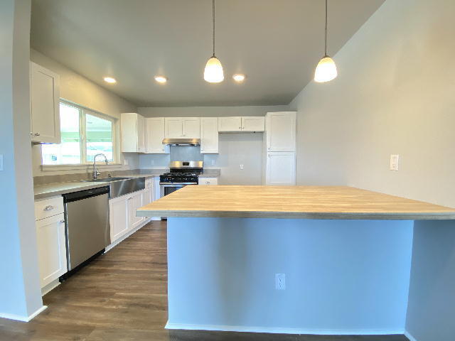 Building Photo - To register for the showing time below, note the 4 digit code: 3764 and click "APPLY NOW."(mobile...