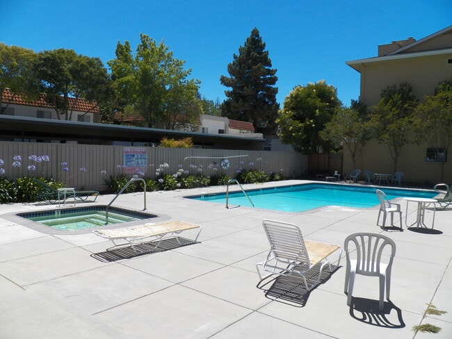 Building Photo - West San Jose Condo - Available!