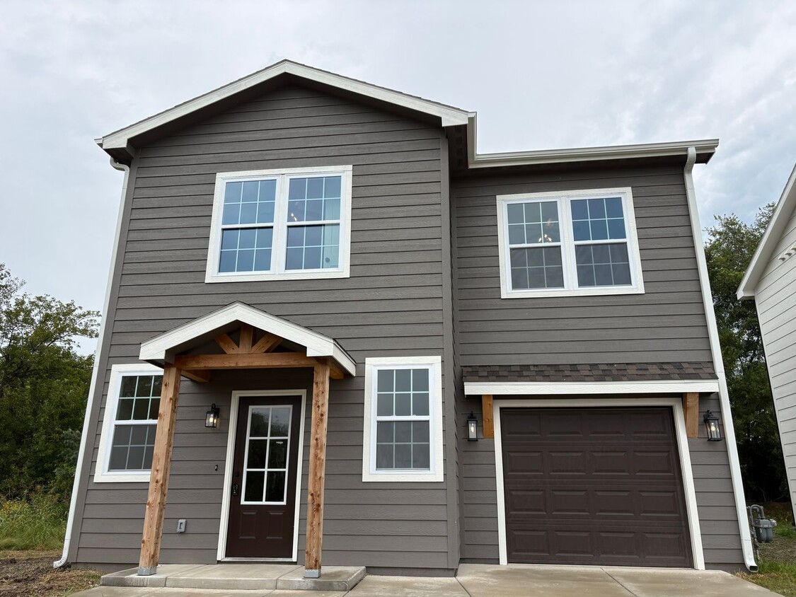 Primary Photo - New Build- 3 bedroom, 2.5 bathroom home fo...