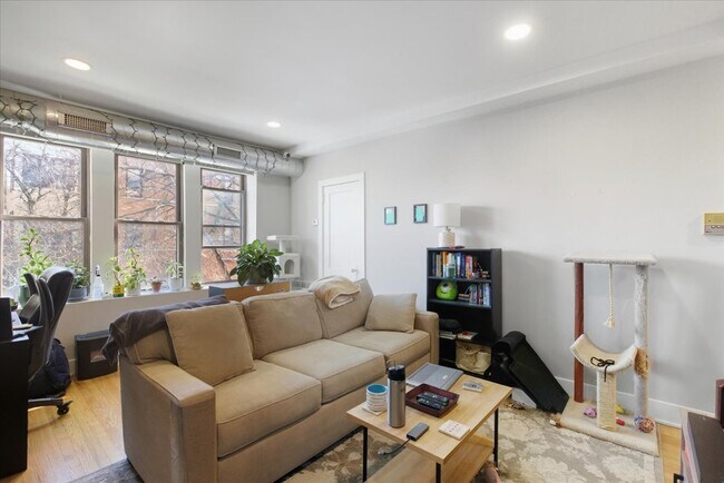 Foto del edificio - 4004 N Bell Ave