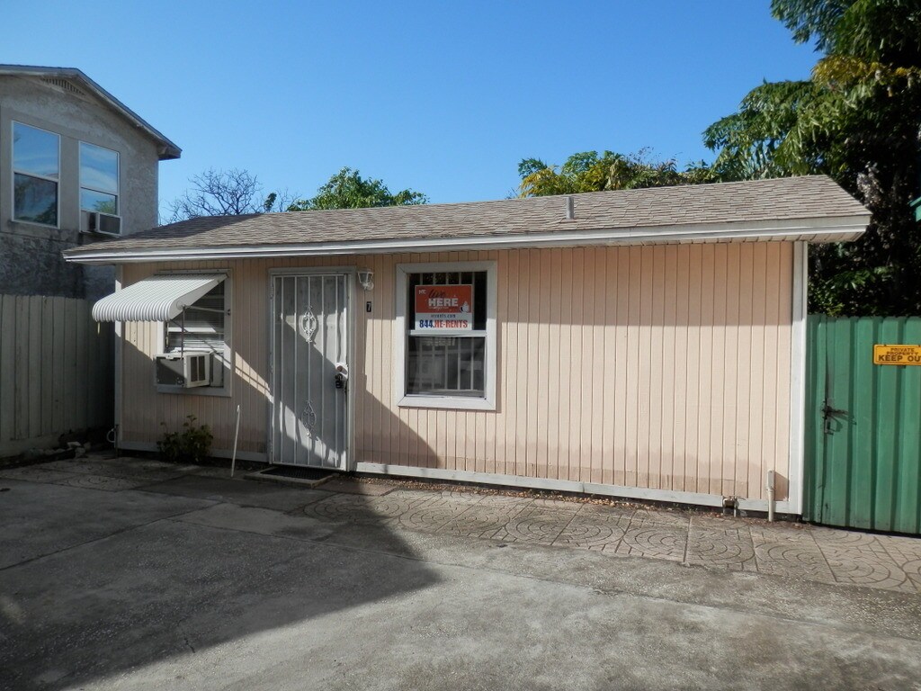 Primary Photo - 2916 N 16th St