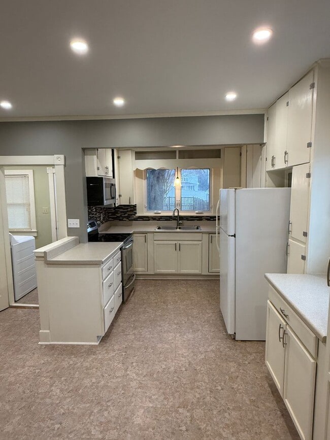 Building Photo - Single-Family Home with Fenced Yard in Cambridge, MD