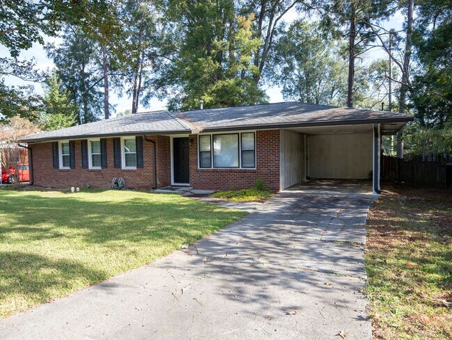 Foto del edificio - Three Bedroom Brick Ranch in National Hills!