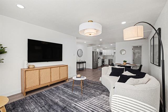 Foto del edificio - 716 E Pecan St