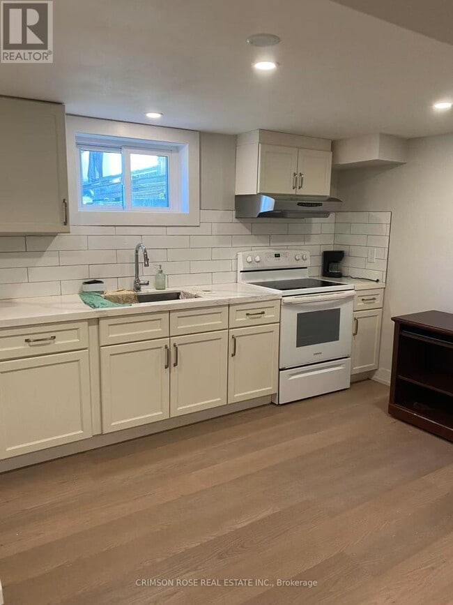 Building Photo - 502 Brookside Dr