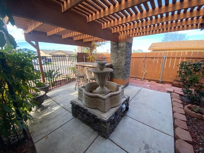 Building Photo - 3 Bedroom Mira Mesa Home (with a pool!)