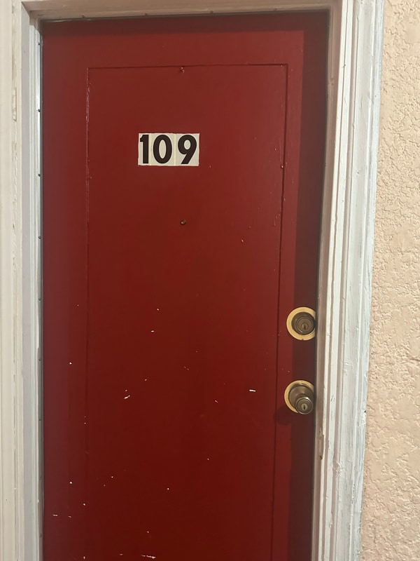 Building Photo - 1117 S Norton Ave