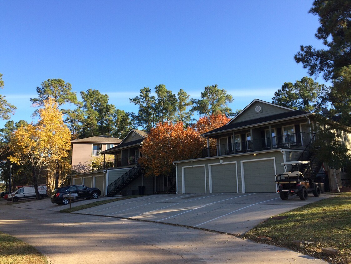 1406 W April Villa Unit D, Montgomery, TX 77356 Apartments in