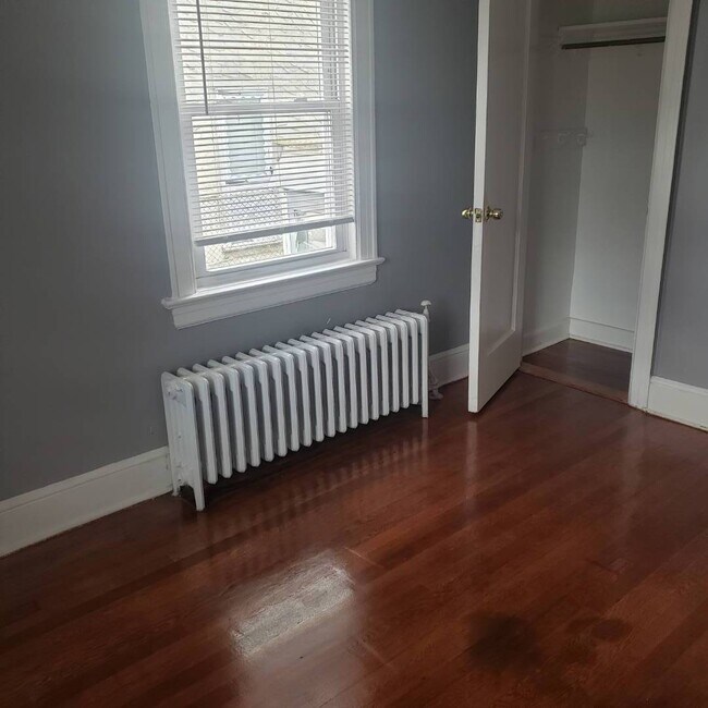 Building Photo - 2156 Strang Ave
