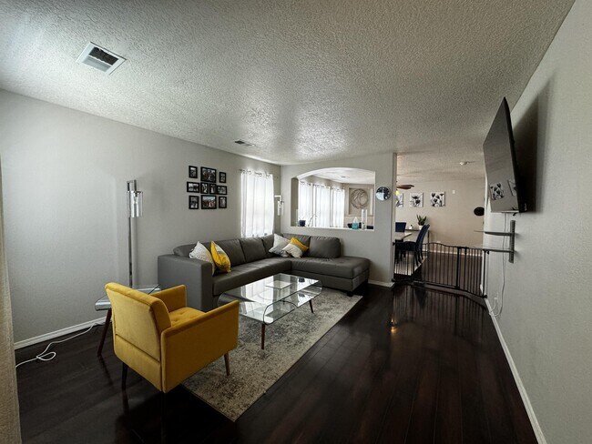 Building Photo - 10501 Trieste Ct NW