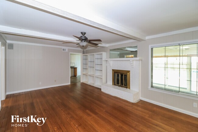 Foto del edificio - 5299 Twin Woods Ave