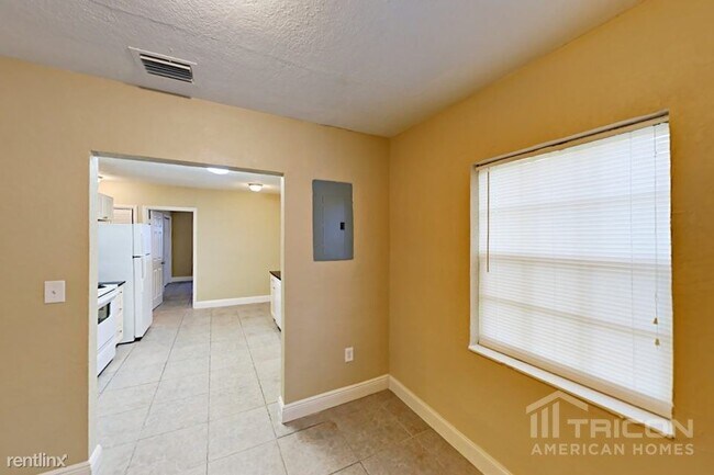 Foto del edificio - 15701 NW 27th Pl