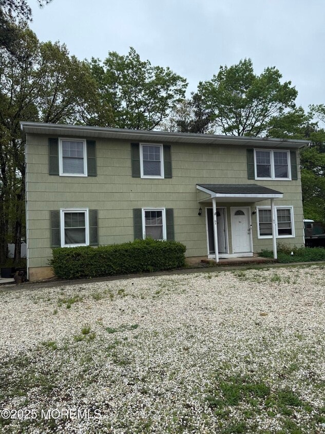 Primary Photo - 35 Atlantis Ave