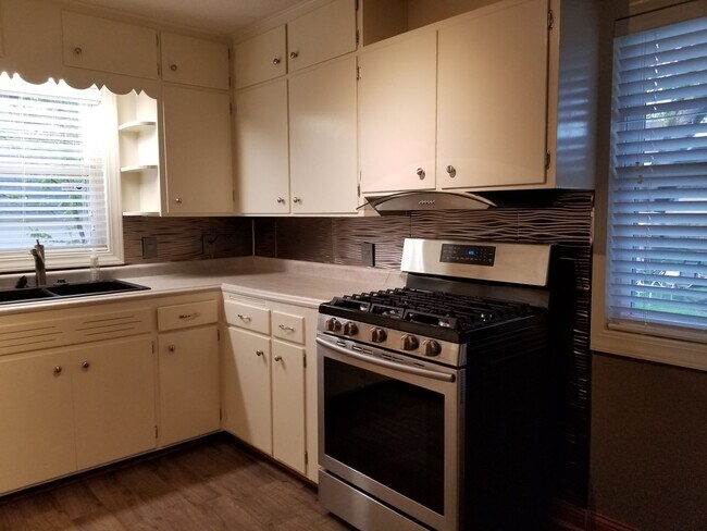 Foto del edificio - NE 2 bedroom,  Fenced Yard, Newly Updated!