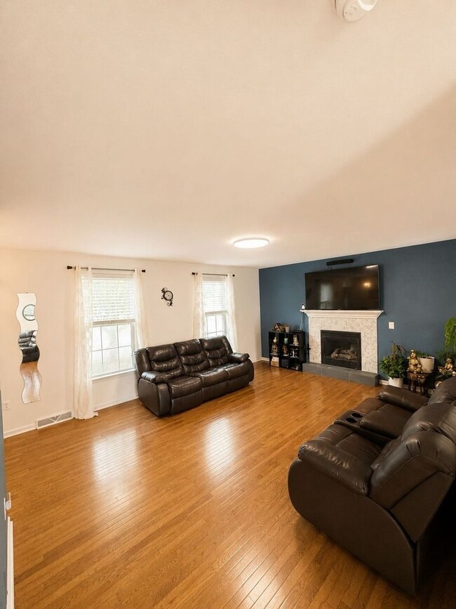 Foto del edificio - 10551 Cherry Grove Ct