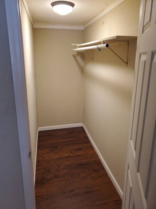 Foto del edificio - 608 Lester Road Unit 1