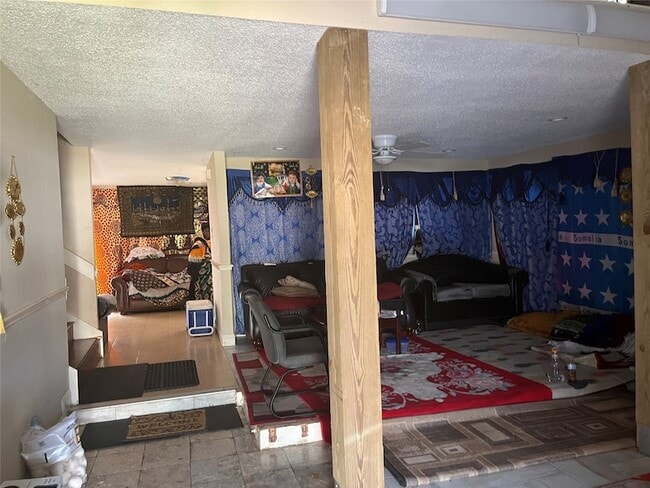 Foto del edificio - 7711 Del Glen Ln