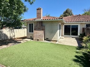 Building Photo - 396 Nature Dr
