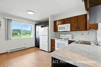 Building Photo - 729 Dakota Dr