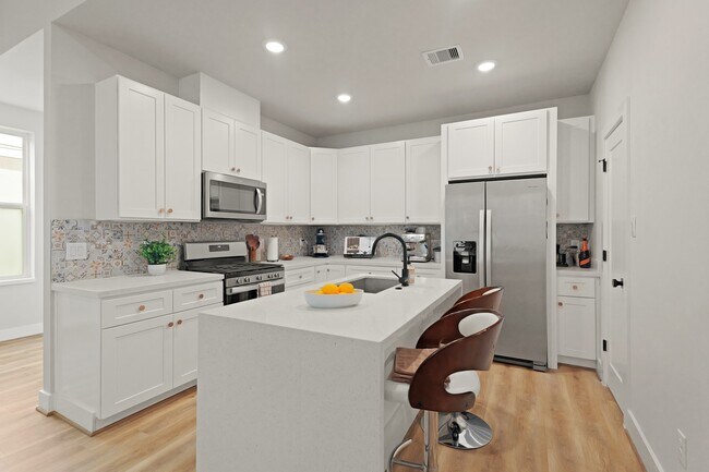 Foto del edificio - 2195 Mansfield St