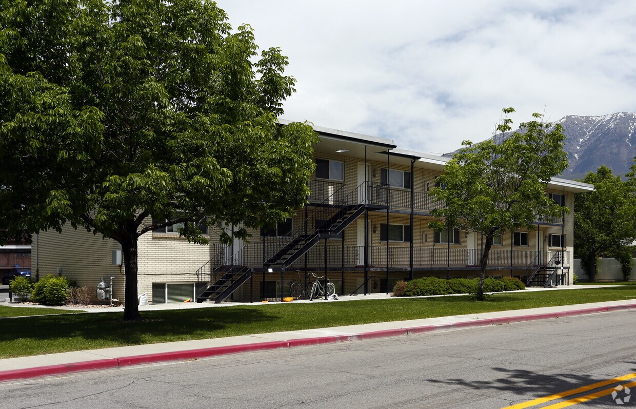 Building Photo - 553-577 E 1500 S