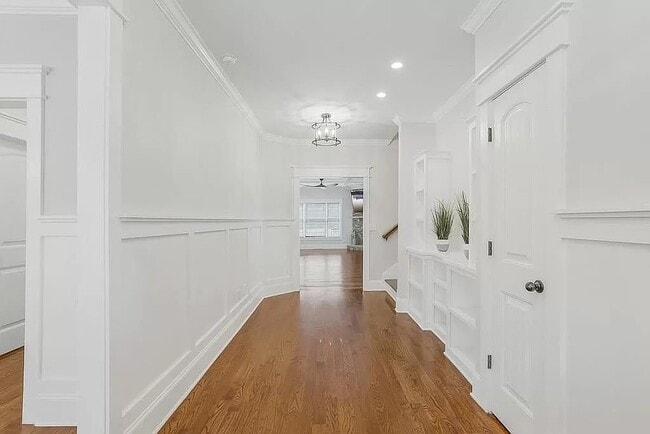 Building Photo - 3226 Cates Ave NE