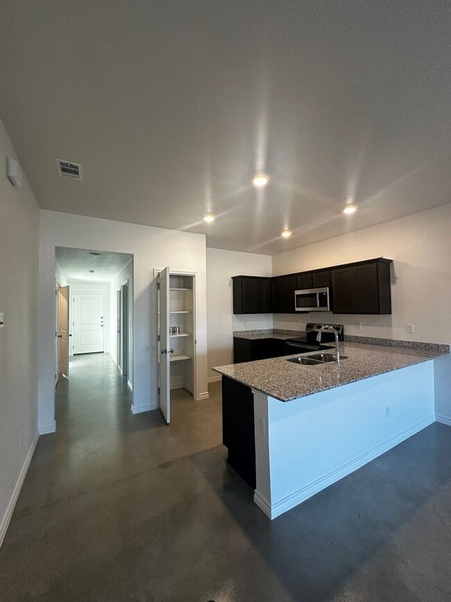 Building Photo - 1273 Lehmann Dr