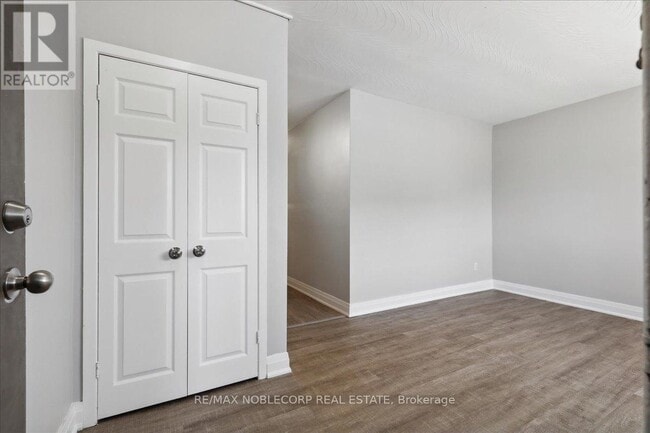 Building Photo - 362 Elgin Ct