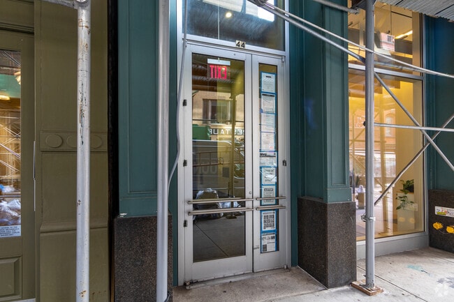 Entrada - 44 Mercer St