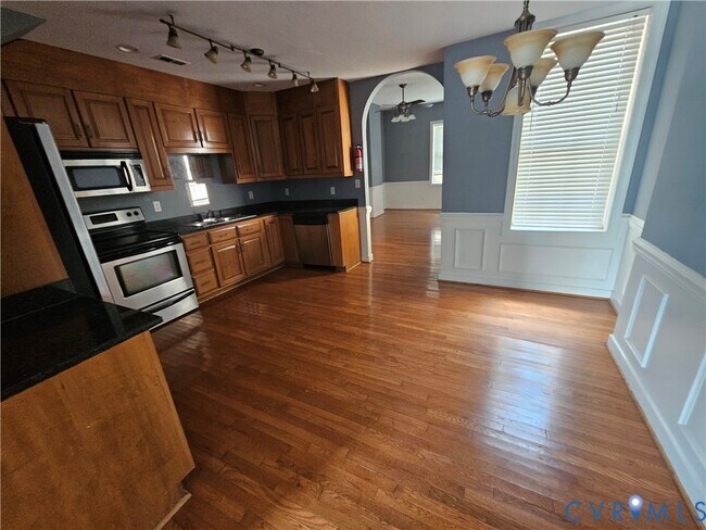 Foto del edificio - 2817 E Grace St