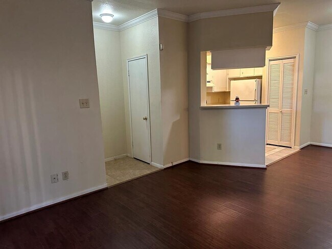 Foto del edificio - 2626 Holly Hall St