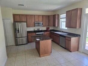 Building Photo - 8017 Murano Cir