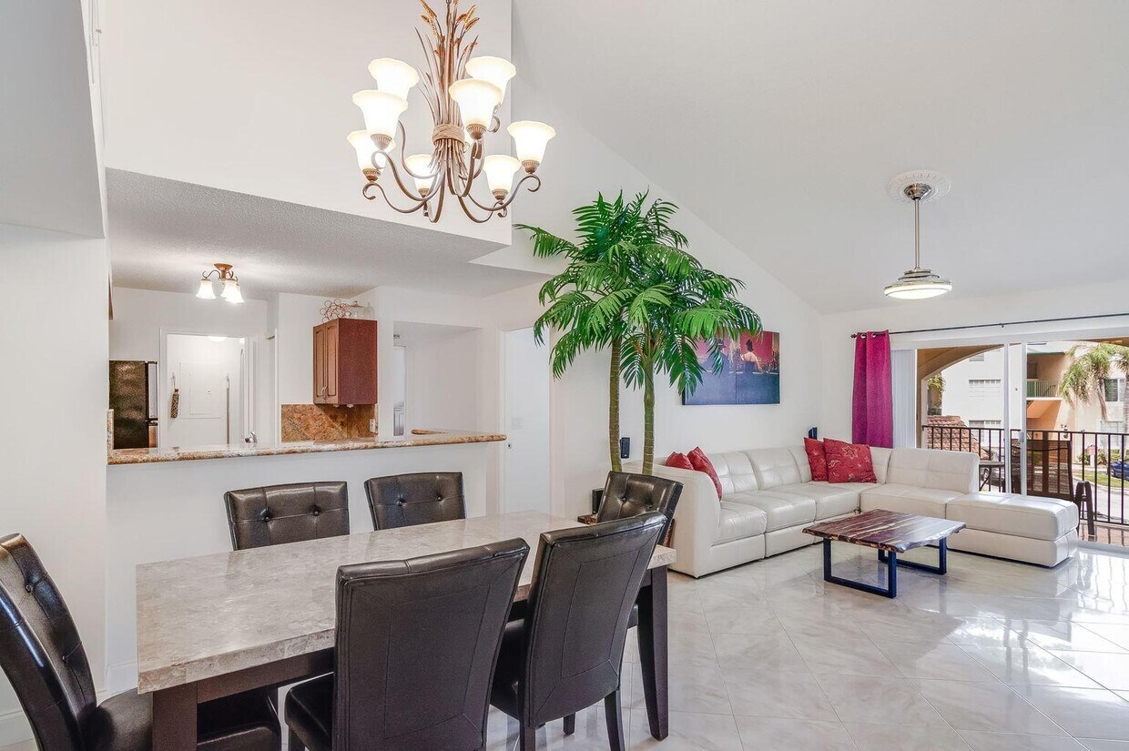 Foto principal - 1715 Village Blvd