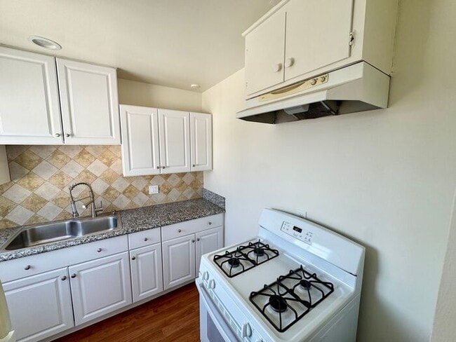 Foto del edificio - Welcome to our spacious 1-bedroom, 1-bathr...