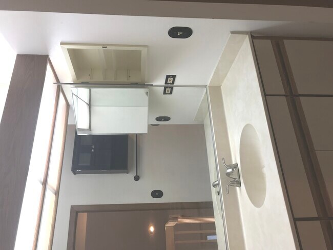 Foto del edificio - 1040 N Knollwood Dr