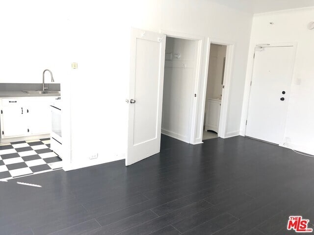 Building Photo - 409 S Alvarado St