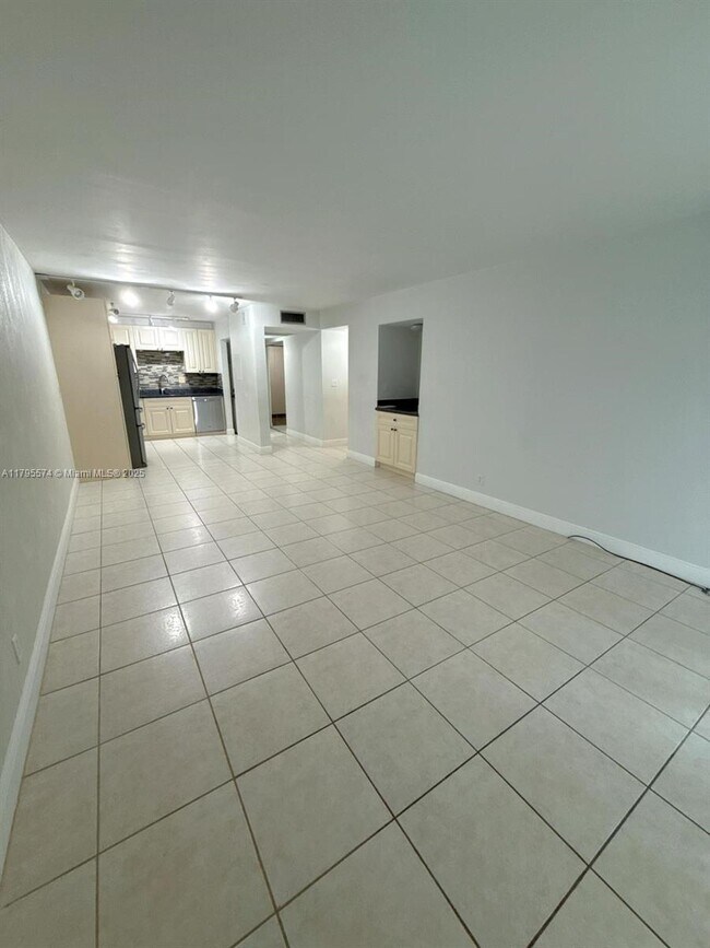 Foto del edificio - 9440 SW 8th St