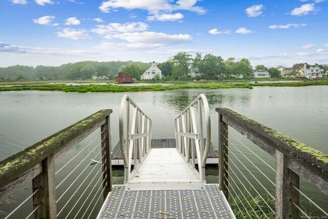 Foto del edificio - 25 Channel Ave